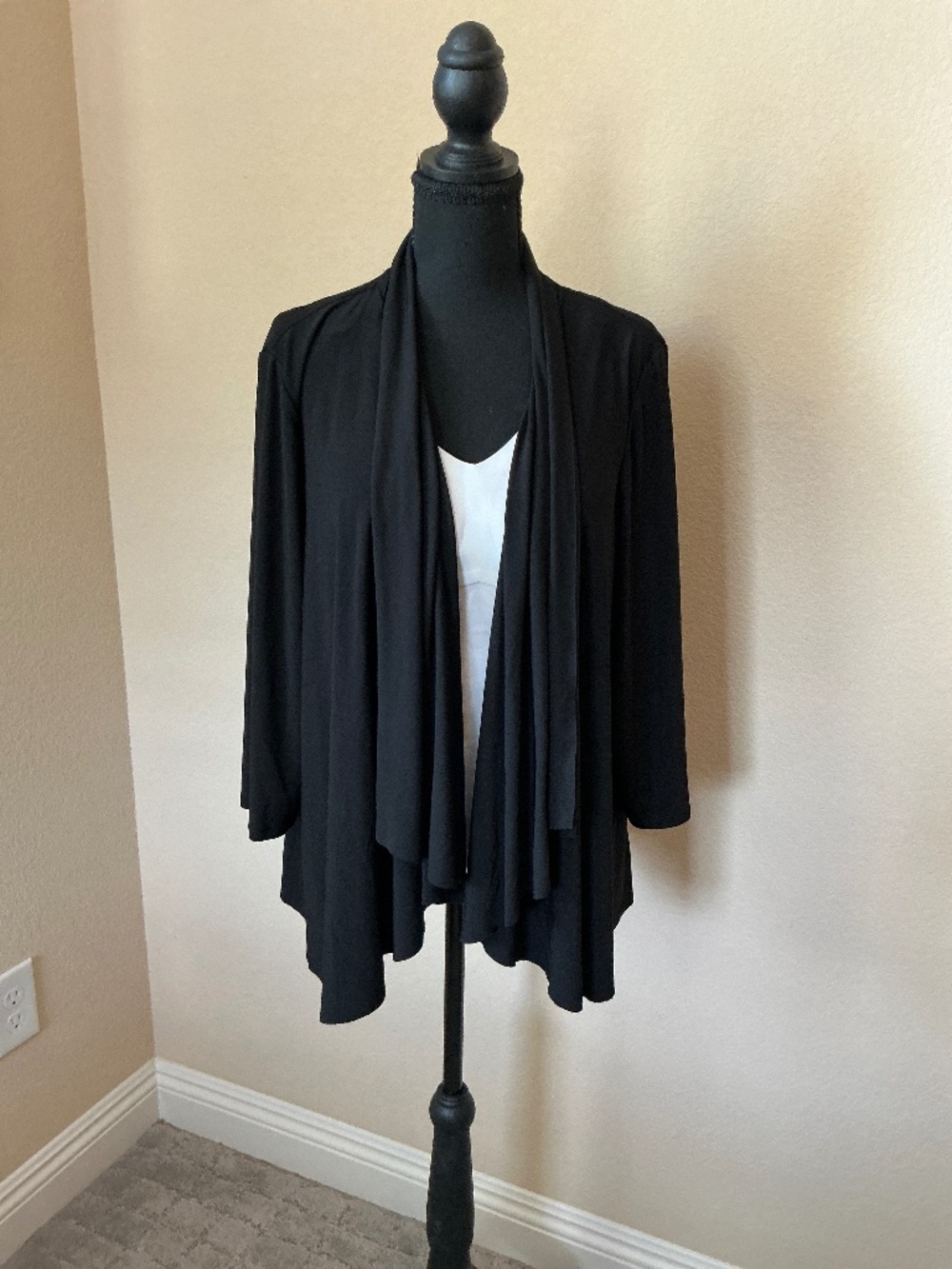 R & M COLLECTION Elegant Black Women's Wrap